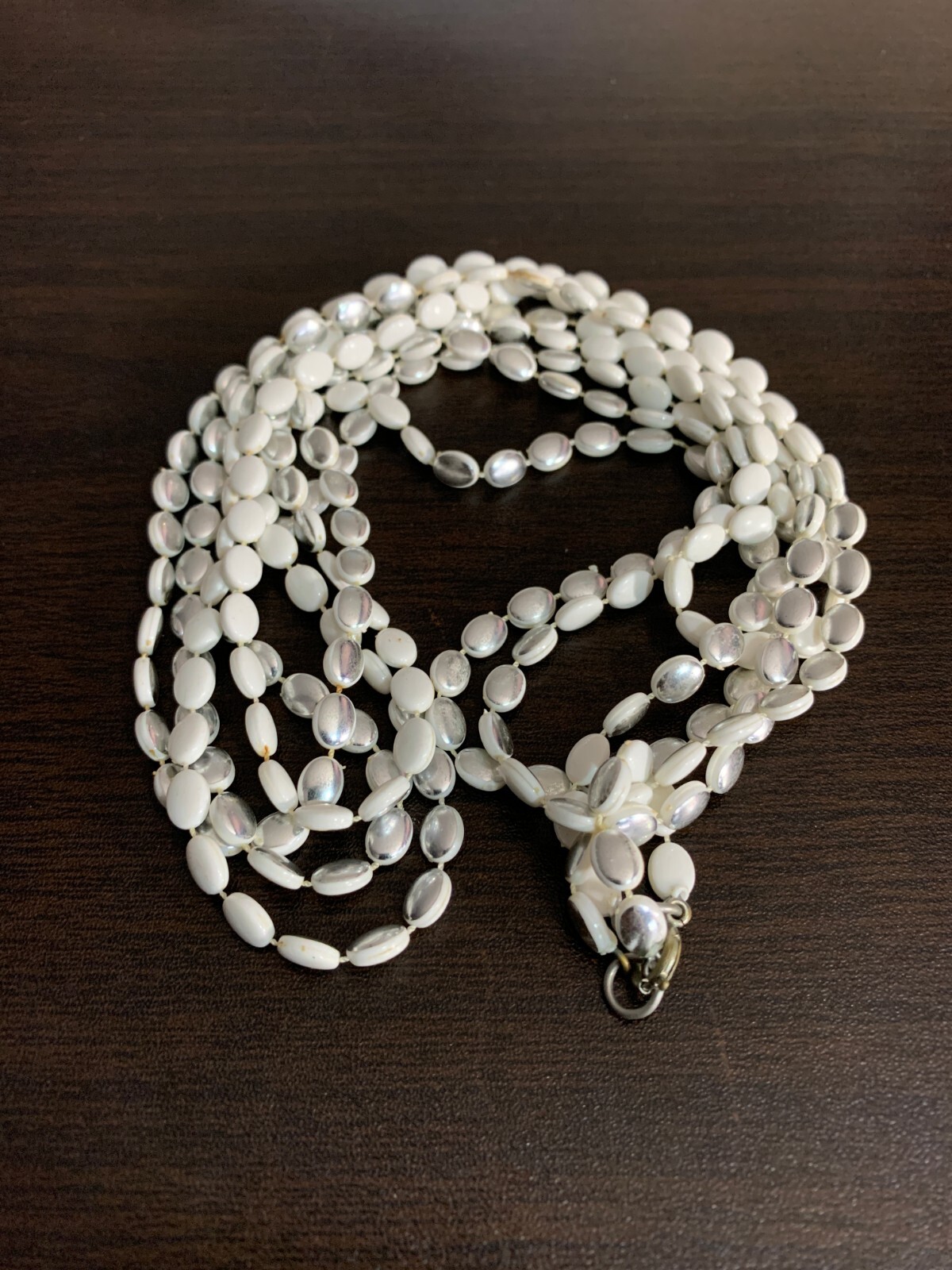 Vintage Ladies’ White And Silver Bead Necklace