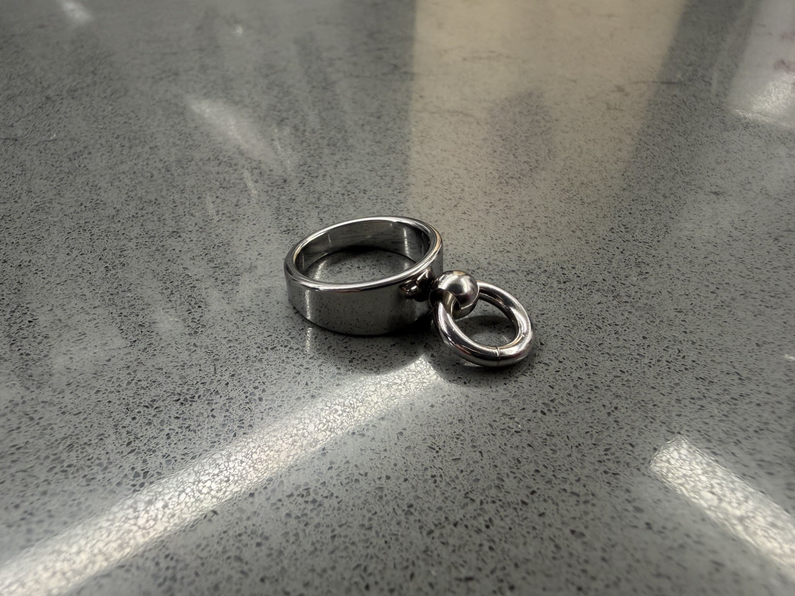 QUATTROFORT Industrial Cyber Gothic O Ring Swivel Shackle Ring Steel Band 7
