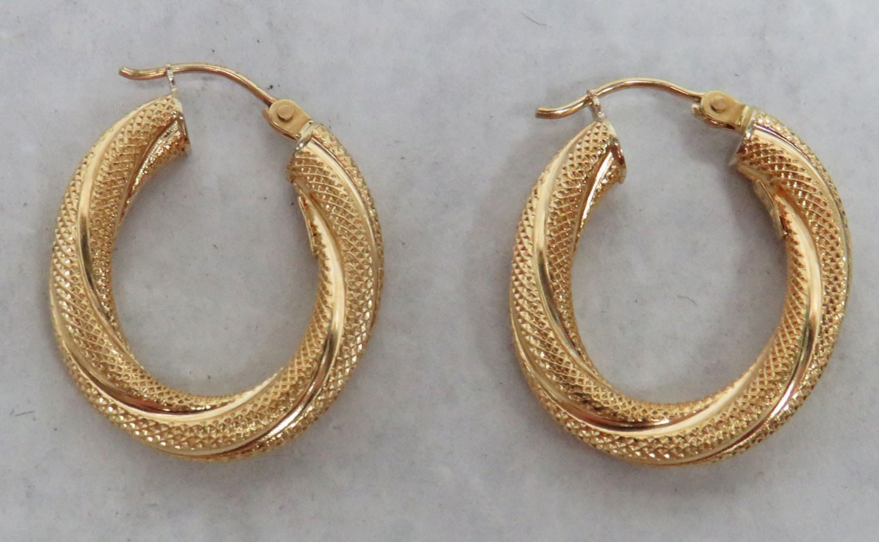 BEAUTIFUL UNOAERRE 14K GOLD PUFFY OVAL HOOP EARRINGS