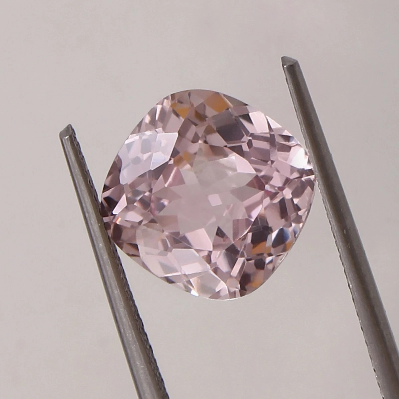 11 Ct Precious Pink Cushion Morganite Loose Gems For Luxury Jewelry 12x12x7 mm