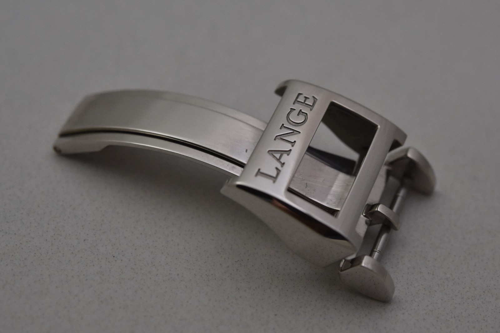 A Lange & Sohne PT950 Platinum deployant buckle clasp, 16mm, excellent