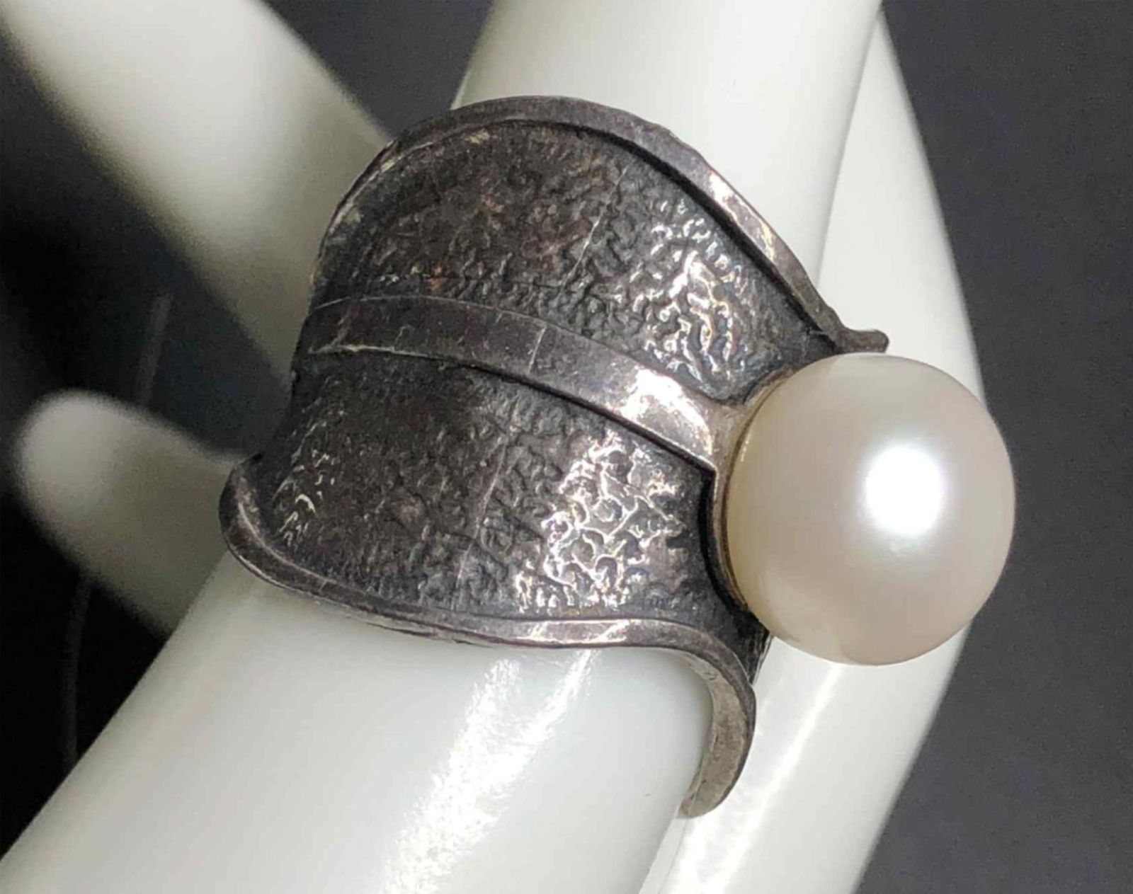 5222 SHUBE 925 oxidized Sterling Silver textured band Pearl Ring Sz 7 (6.7 gram)