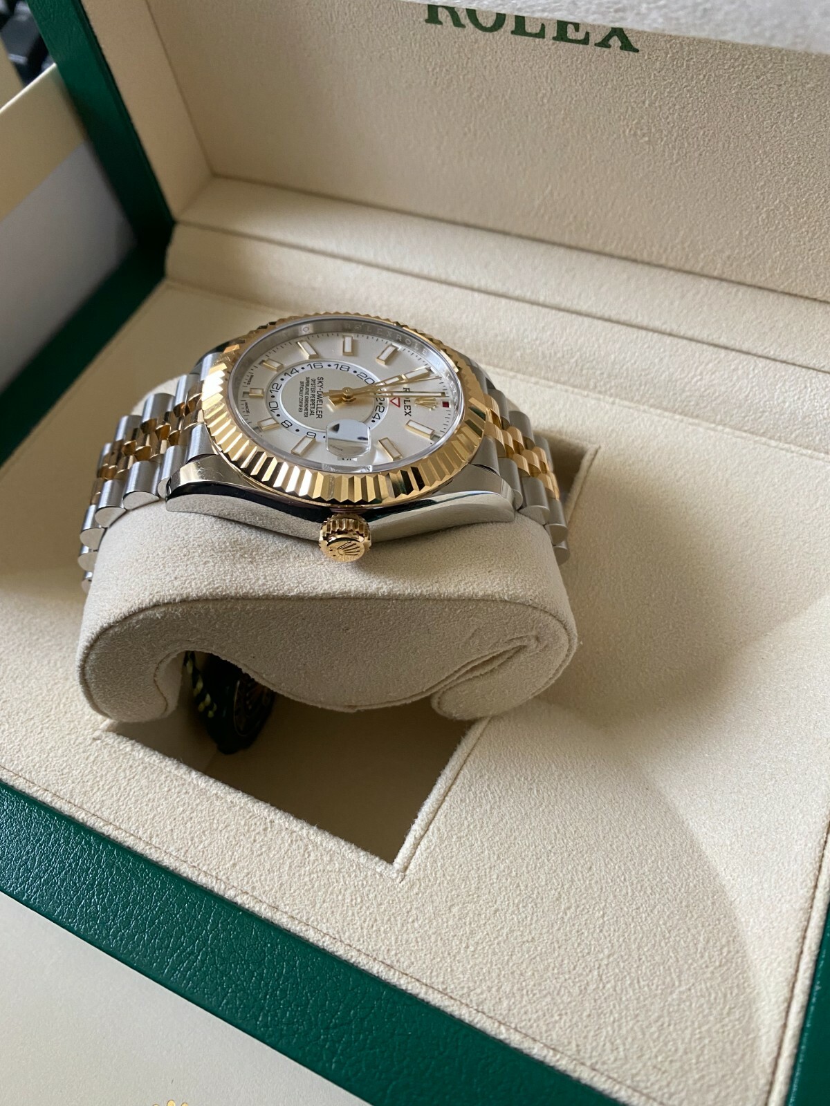 ROLEX WHITE DIAL NEW 2023 SKY DWELLER 336933 18K Gold/Steel Jubilee 42MM
