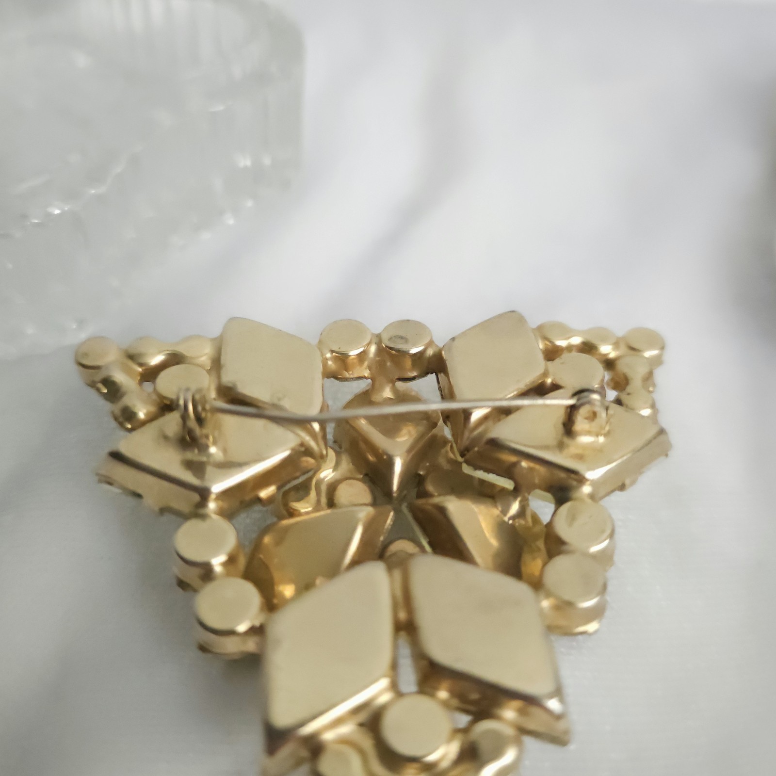 Vtg JULIANA D&E Yellow Jonquil Frosted Kite Rhinestone Set Link Bracelet Brooch