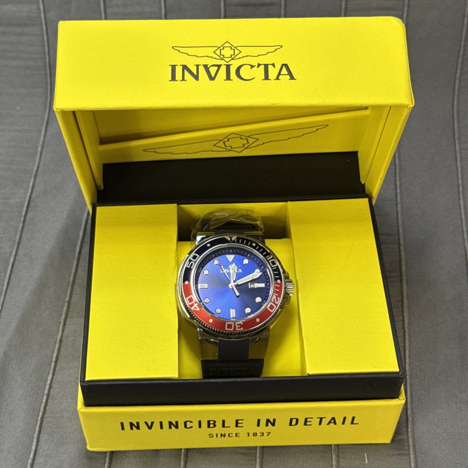 Invicta Pro Diver 51.50mm Quartz 38883 Pepsi Style