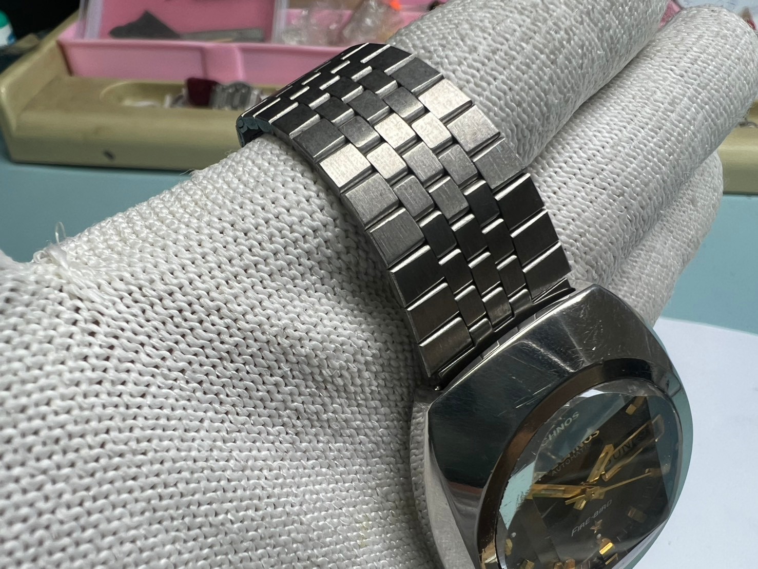79. Technos day date Fire Bird 37 mm running cal 2830