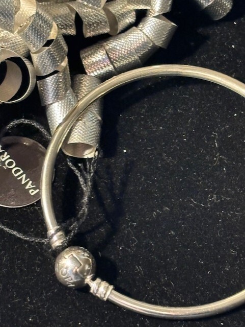 AUTHENTIC PANDORA bracelet BANGLE 590713-19cm 7.5 inches New Free Shipping!