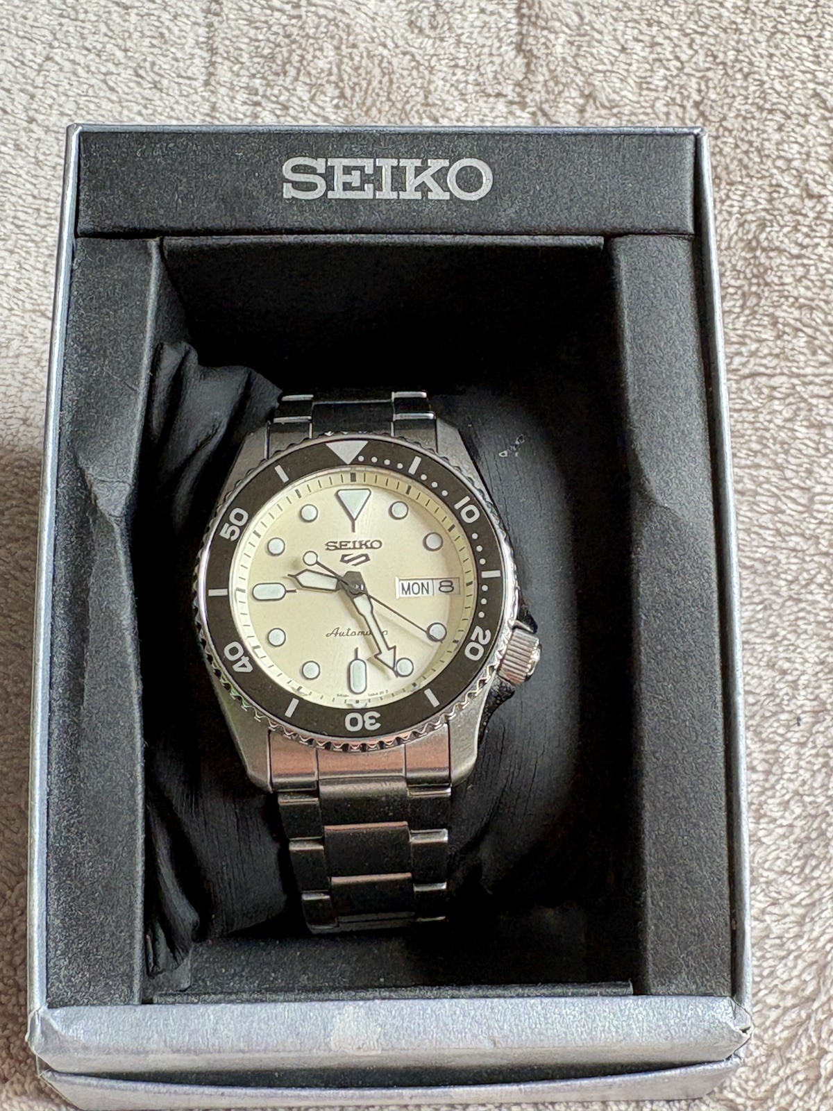 Seiko 5 Sports SRPK31K1 38mm Cream White