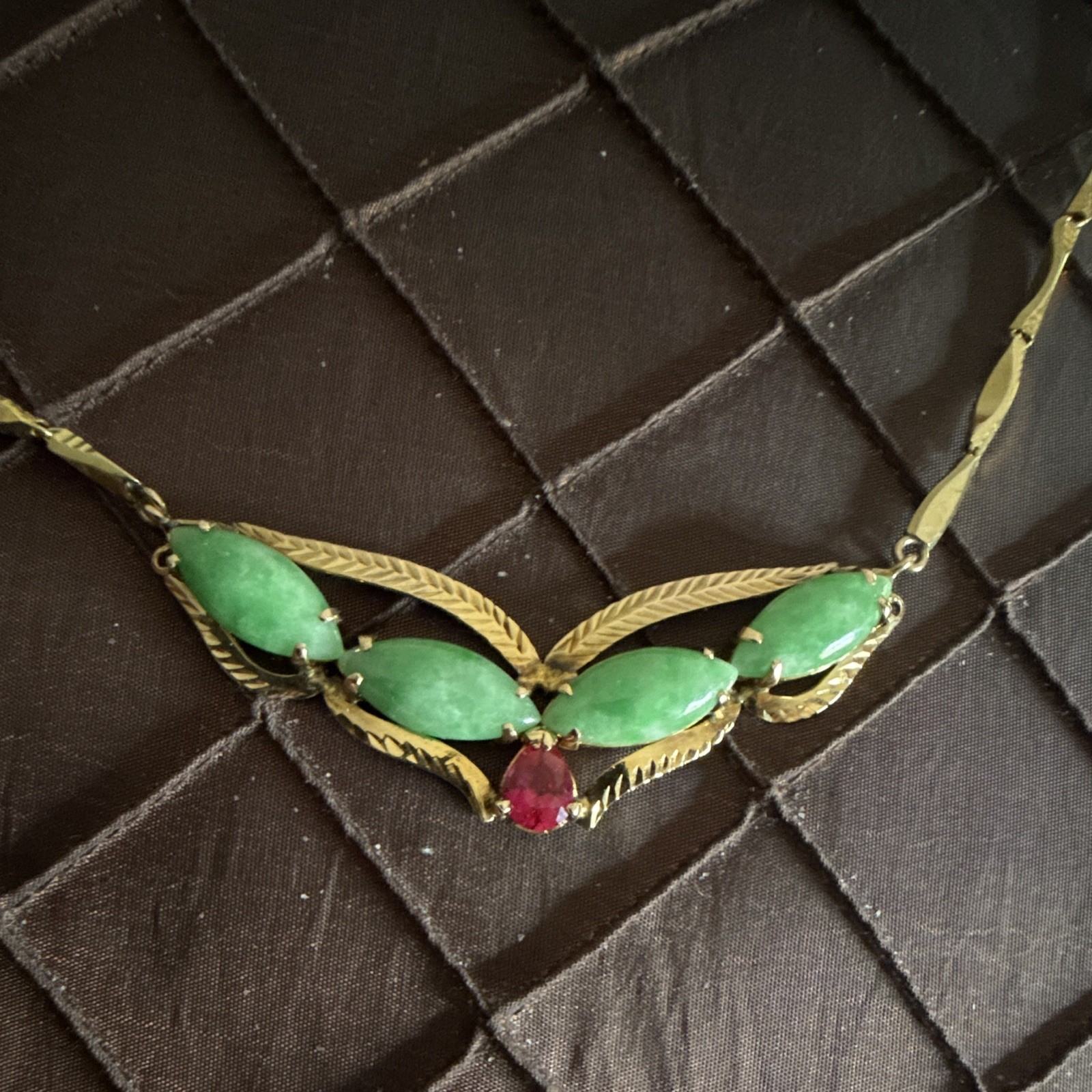 Gold-Tone Bar Link Necklace Green Oval SKade Asymmetrical Pendant Red stone
