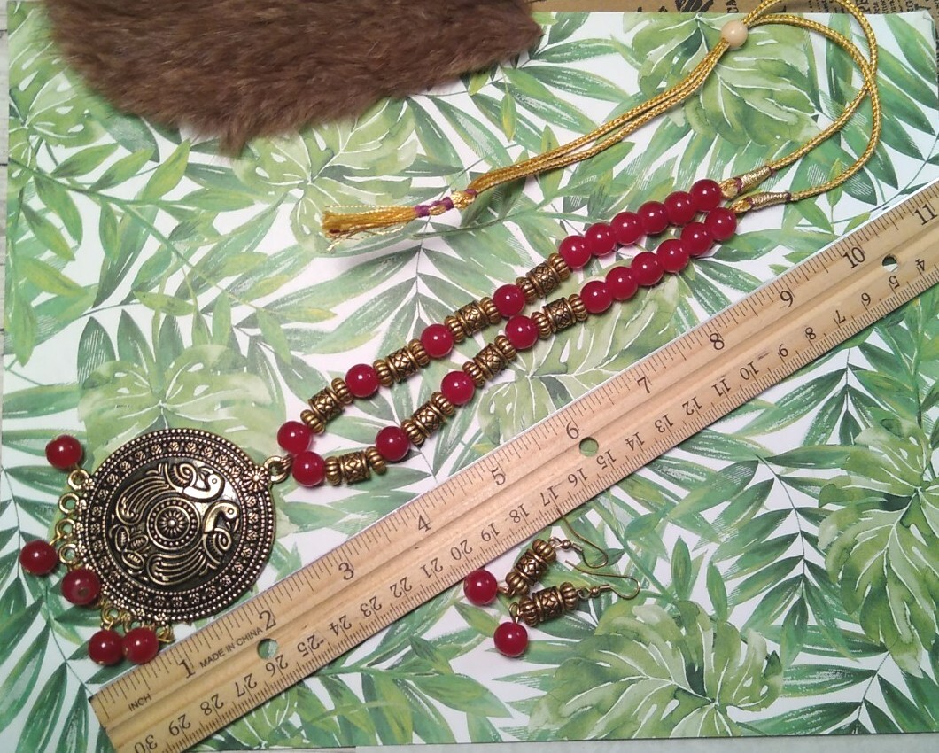 Red Agate Gemstone GANESH Necklace AND Earrings (Bird Motif) Beaded, Gold Tone!
