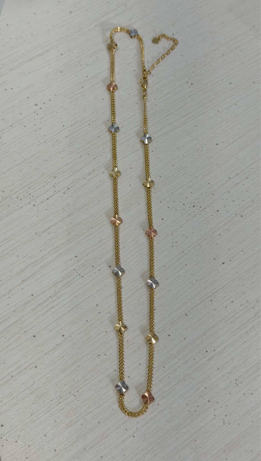 Women’s 14k tri-color gold station necklace w/ clover floral design 18-20″ 9.3g