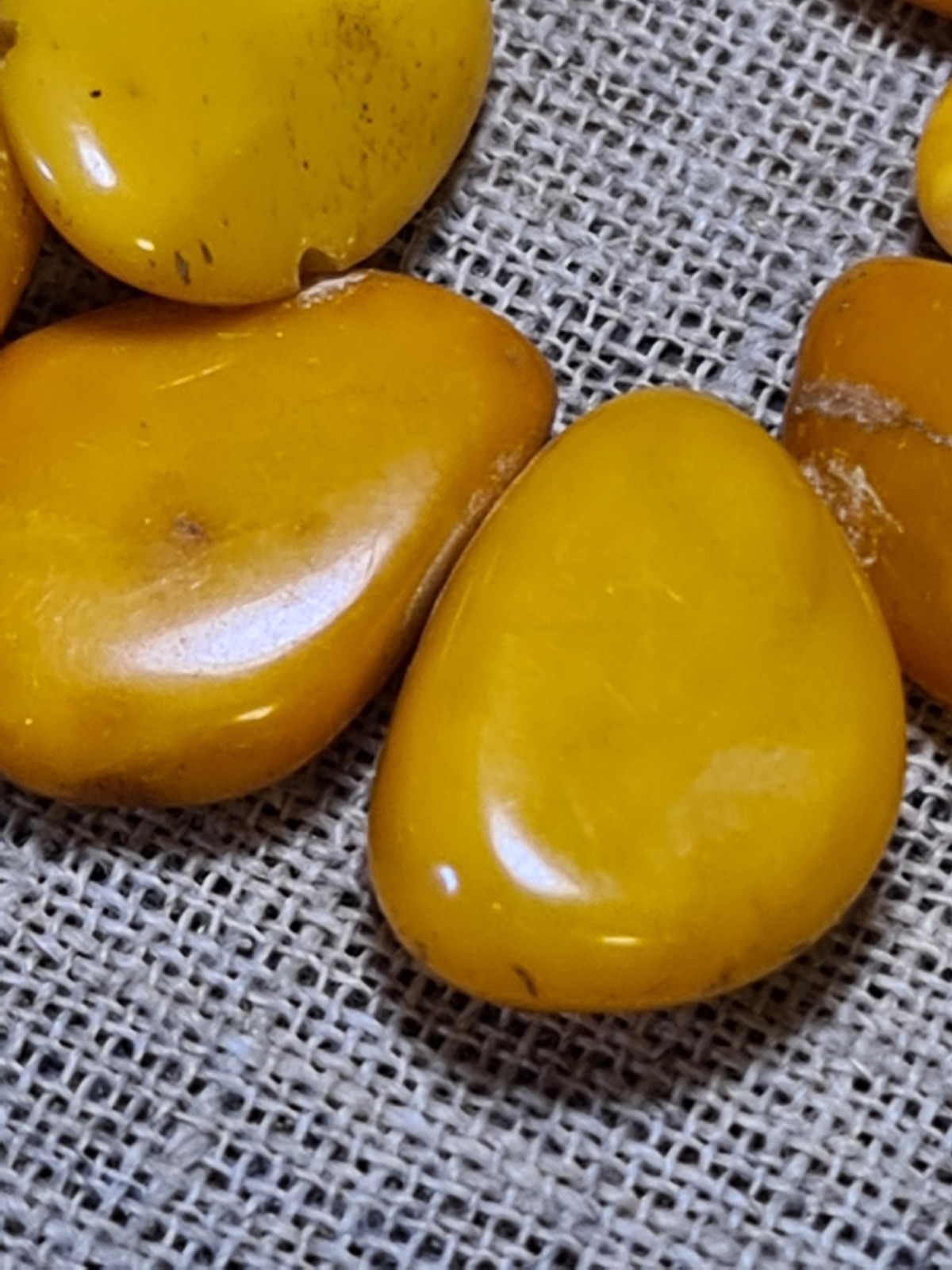 Amber old antique, egg yolk. Necklace, beads 60 grams . Women’s vintage jewelry.