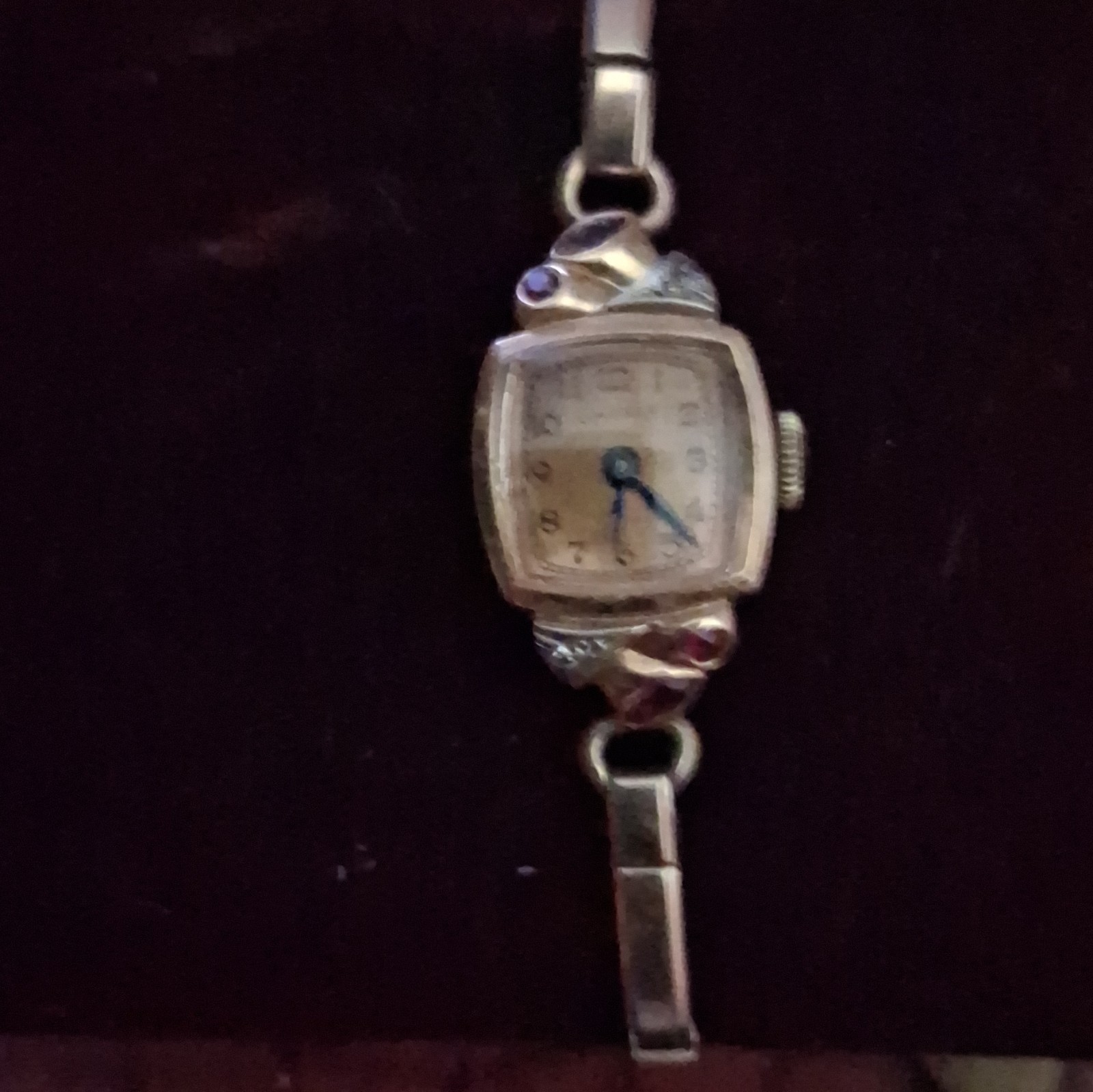 Longines Women’s Manual Mechanical Dress Watch Solid Gold Case