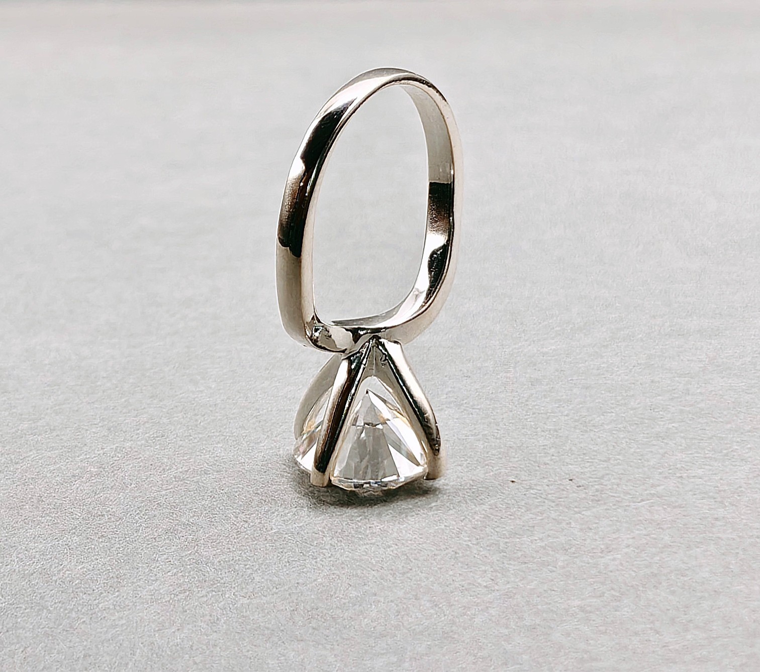 Solitaire 3.75 Ct Round Cut Off White Treated Diamond in Ring 925 Silver
