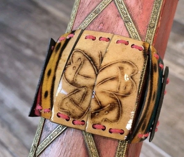 Vintage Lightweight Calabash Butterfly Detail Adjustable Bracelet