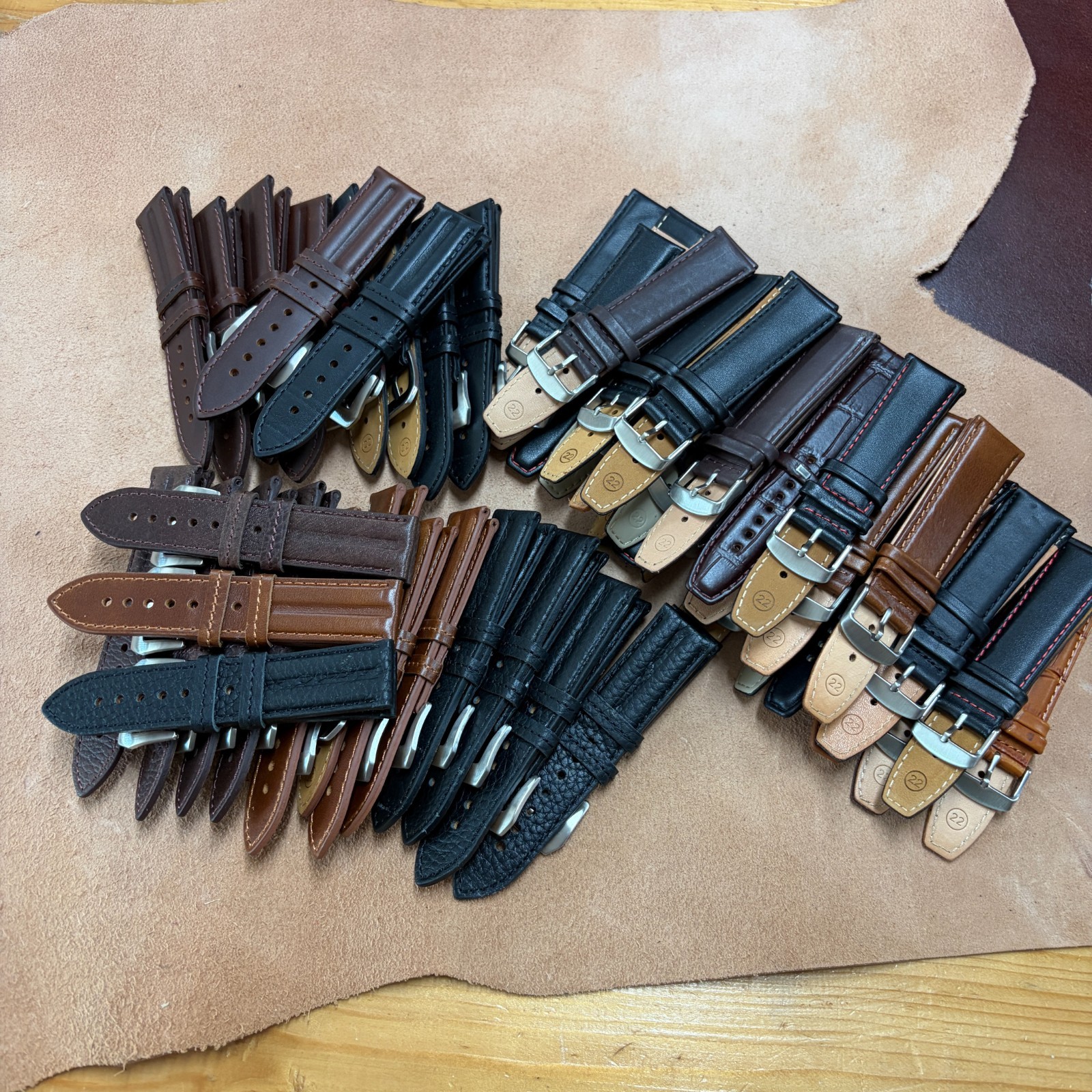 WHOLESALE Lot 50pcs Padded Leather Watch Strap Band Size 22mm (056)