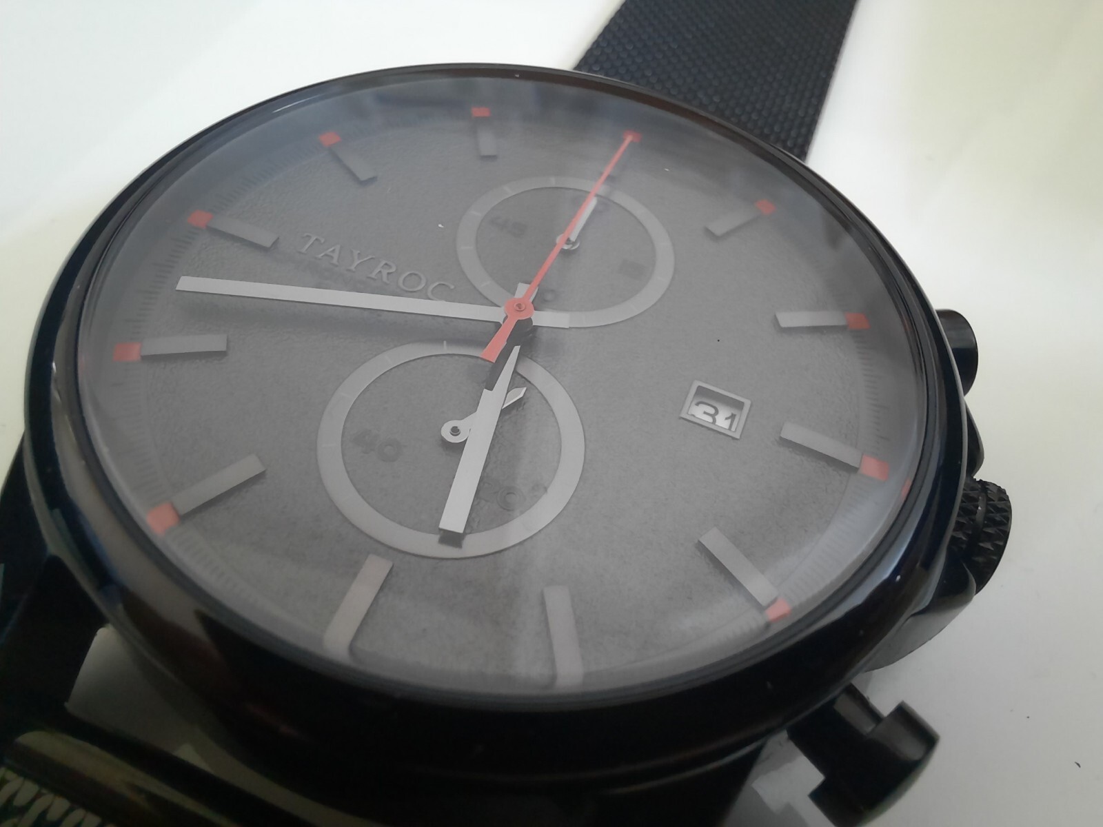 Tayroc Iconic TY338 Black Red 42 mm Chronograph Quartz w Black Mesh