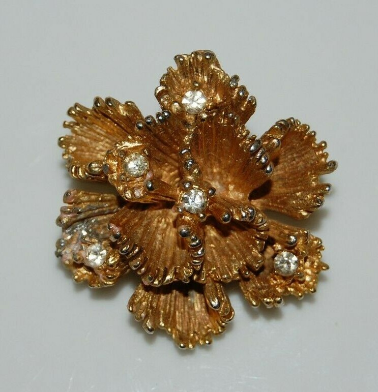 VTG MCM COUTURE GOLDEN FLOWING RIBBON FLOWER & RHINESTONE ACCENTS CLIP EARRINGS