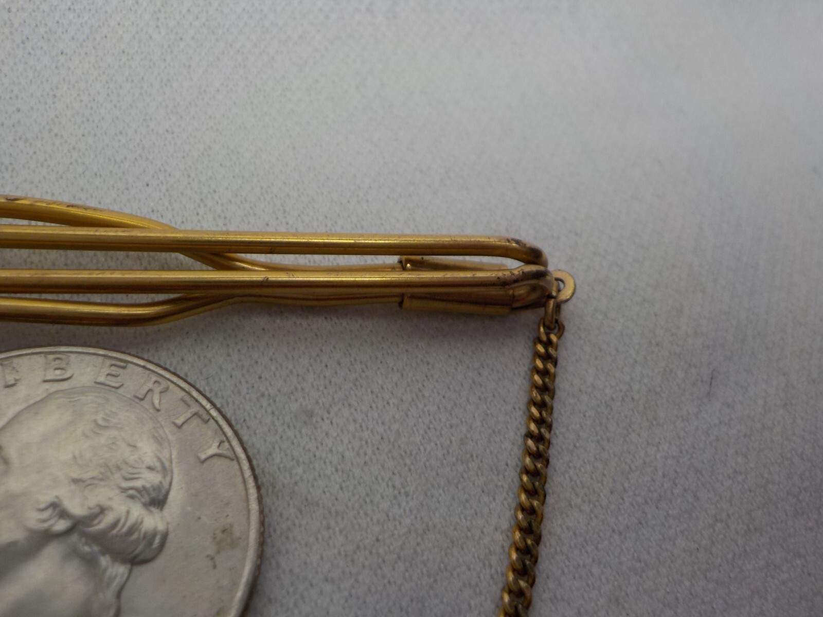 VINTAGE SWANK 1OK RGP TIE BAR WITH CHAIN