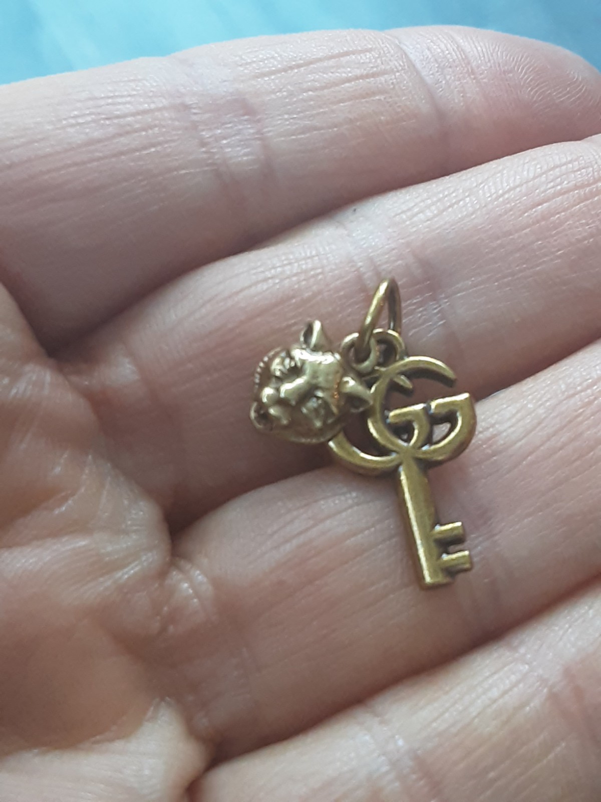 Gucci Pendant Zipper Pull gold stamped key & head of tiger