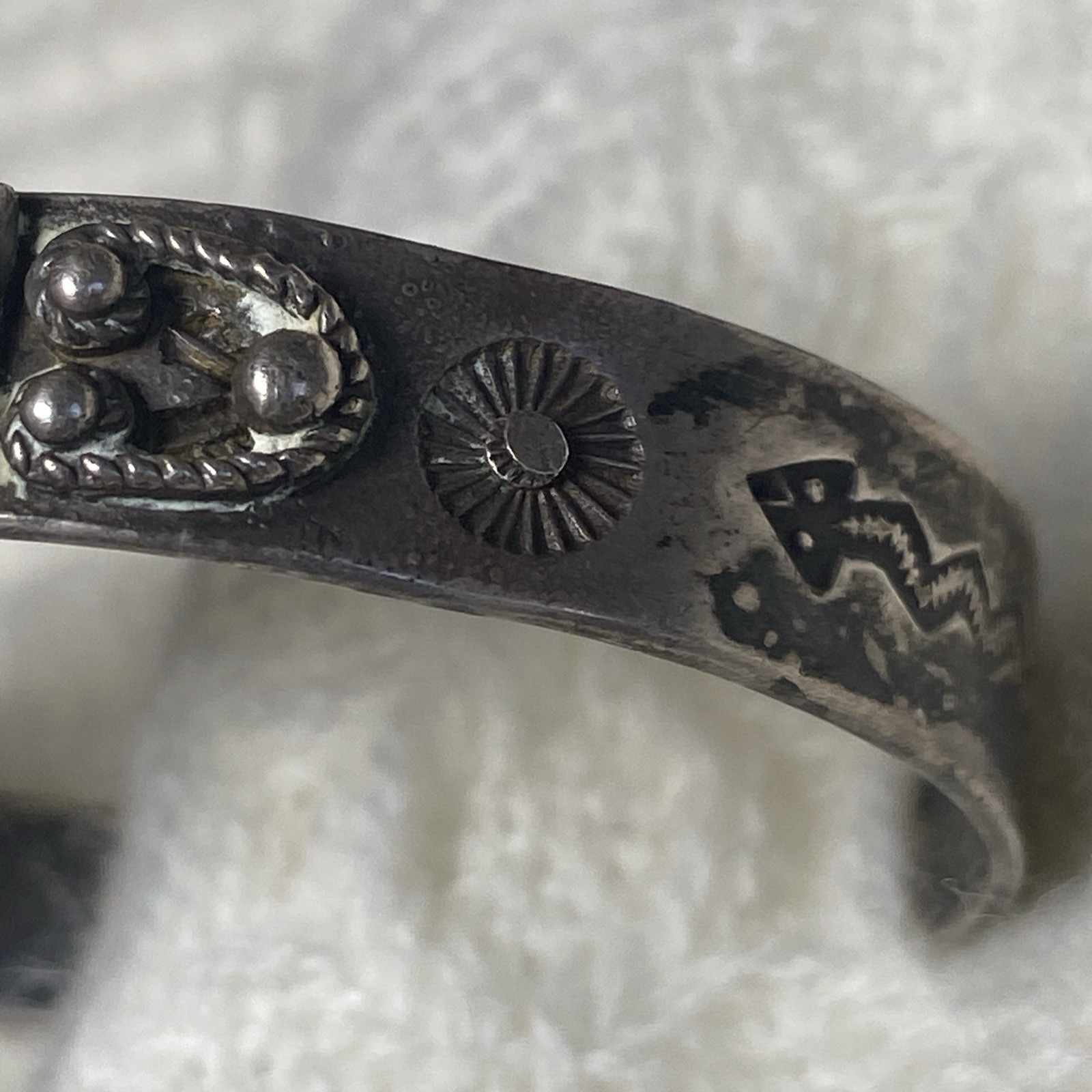 VTG Fred Harvey Era Navajo Lizard Stamped Turquoise 93% Silver Cuff Bracelet
