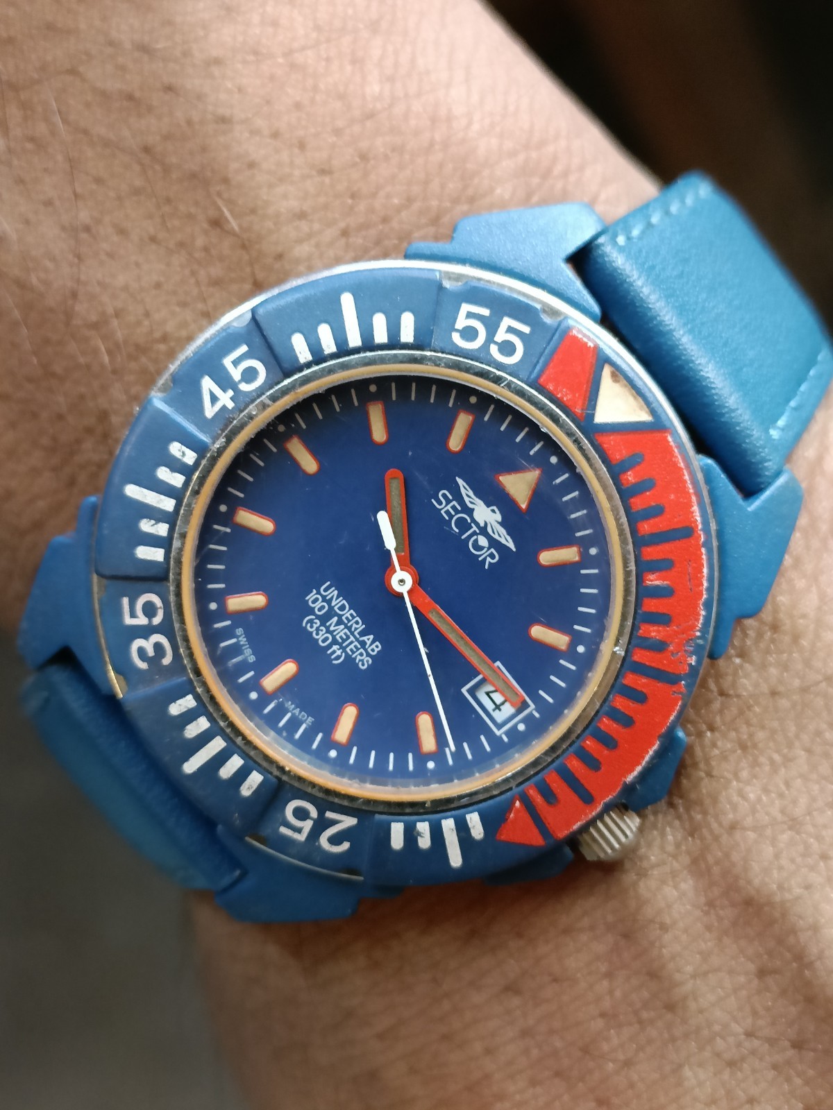 SECTOR NO LIMITS QUARTZ BLUE DIAL SWISS MEN’S WORKING CONDITION