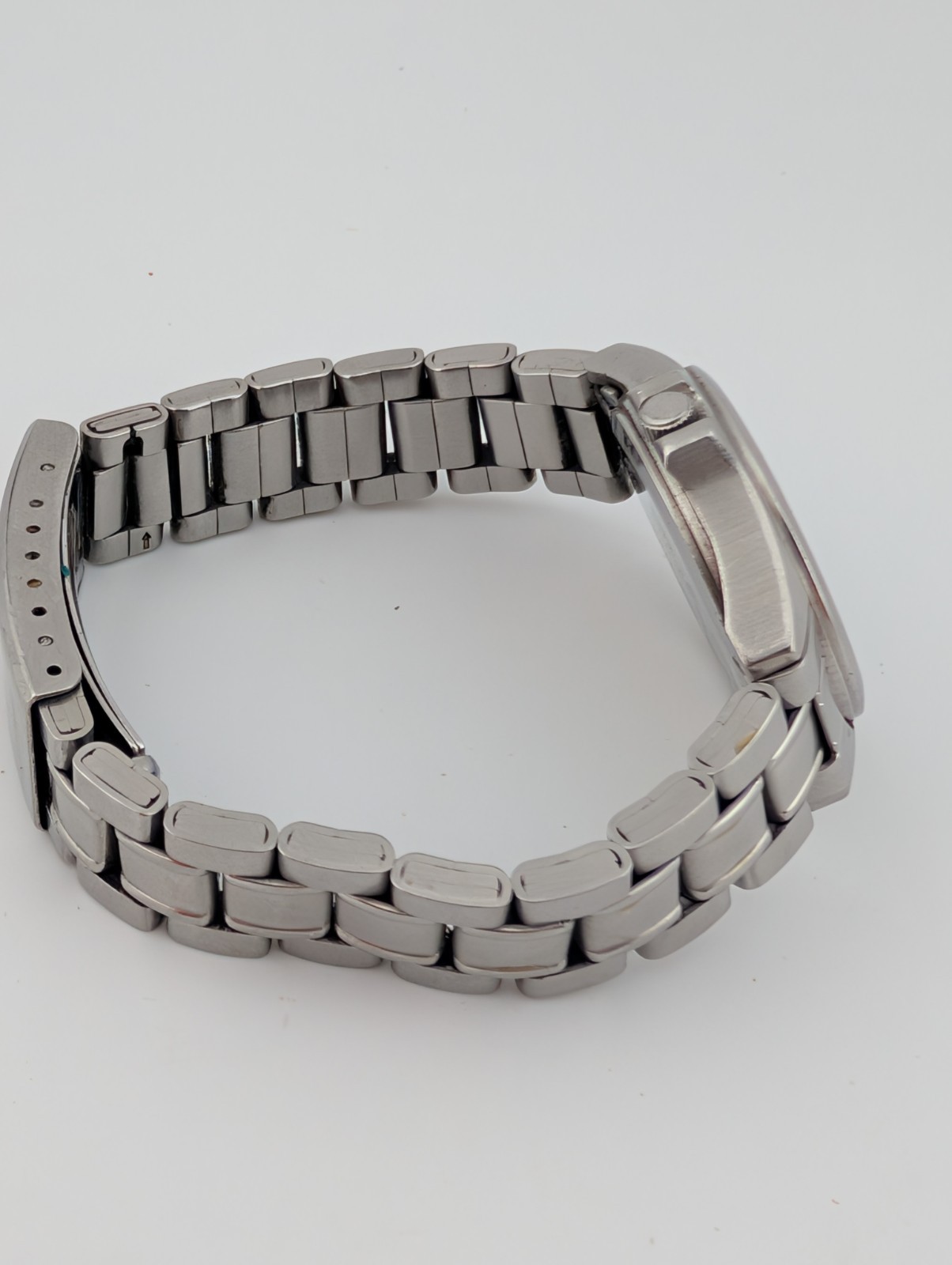 Croton Watch Women 28mm Case 6.5″ Silver Band- New Battery