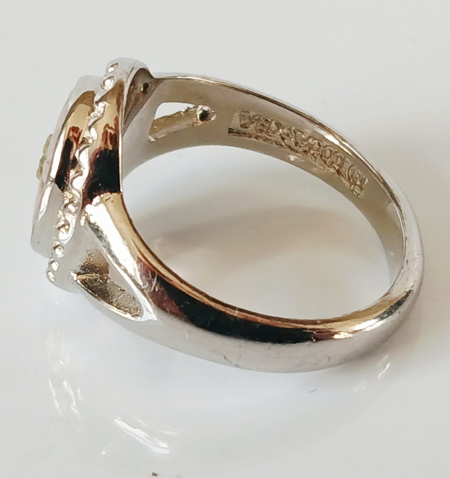 Wedgwood Jasper Lilac and Green Ring – Jewellery – Jasperware