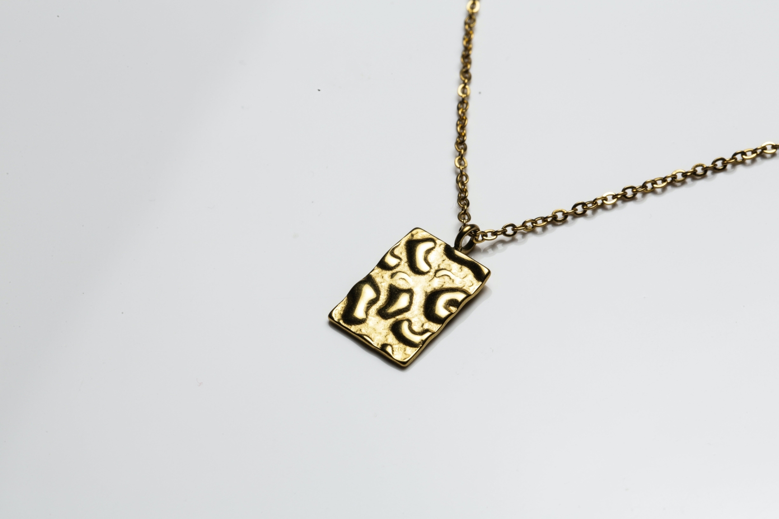 The Rock n’ Roll – 18k Gold Played Pendant Incl Chain