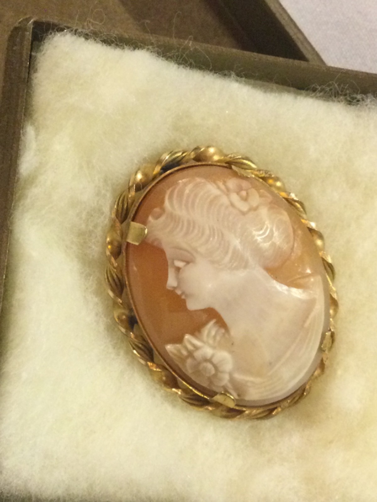 Vintage 1/20 12K Carved Shell Cameo Classic Baroque Brooch or Pendant