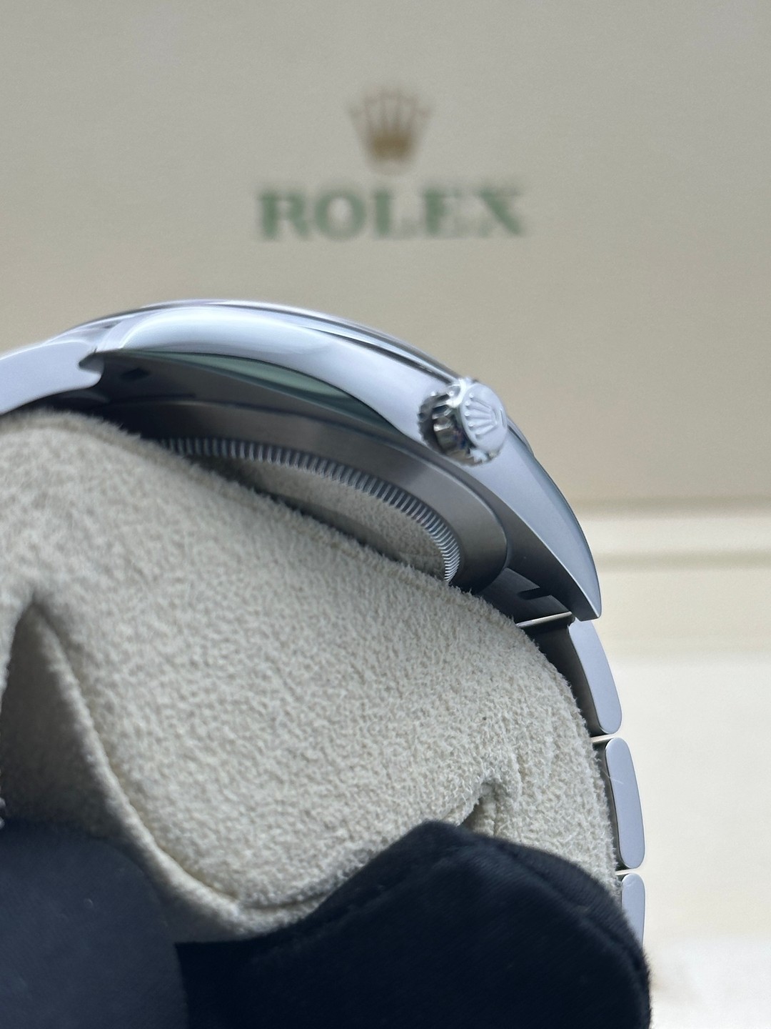 Rolex 124300 2023 Green Dial Box & Papers