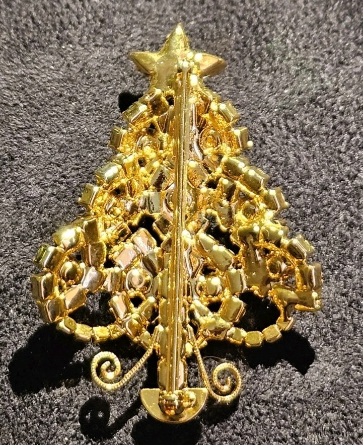 Vintage CHRISTMAS TREE BROOCH Pin Unbranded Not Signed