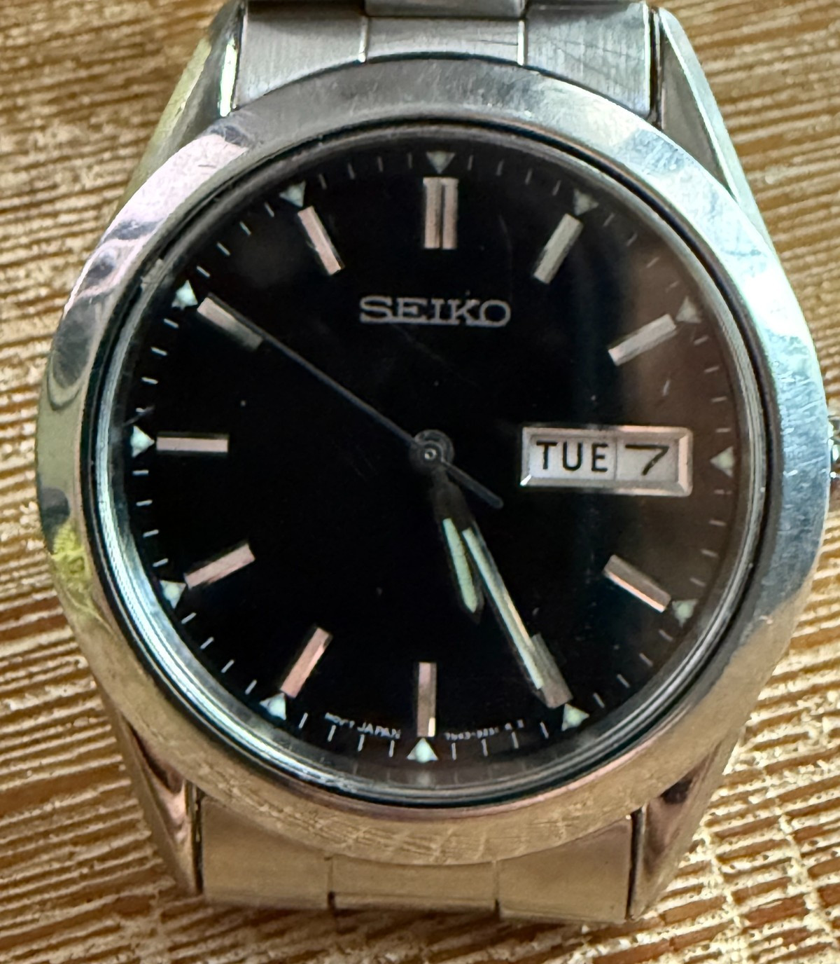 Vintage Seiko Mens Black Dial Stainless Watch completely overhauled 7N43-9070