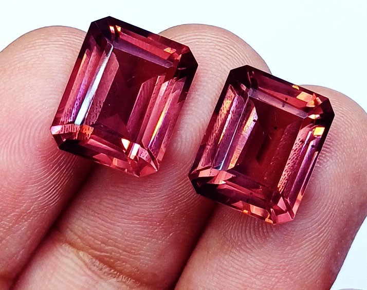 18 Ct Natural Rhodolite Loose gemstone Certified Emerald Pair H261