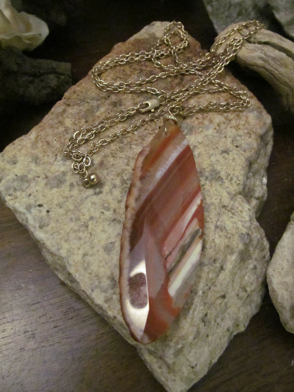 Vintage Gold tone Brown-Orange AGATE stone Long Hammered chain Necklace 15.7g