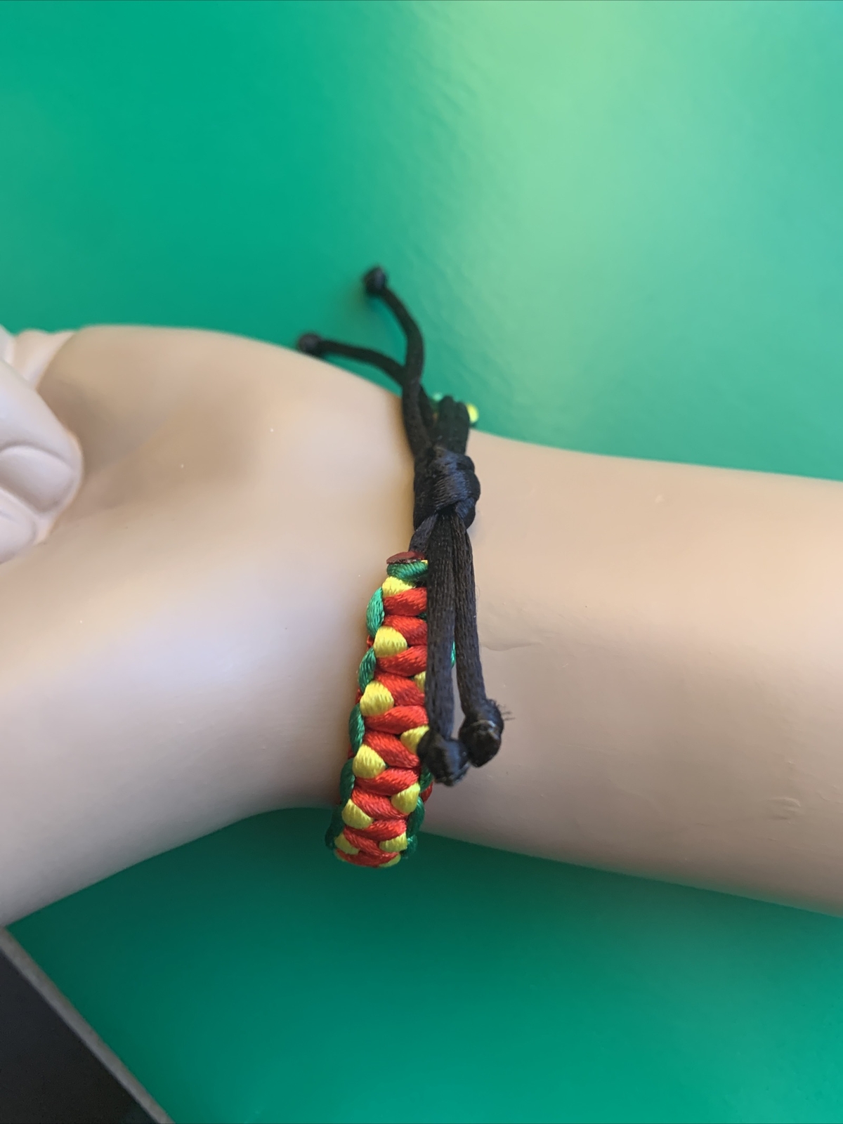 GUYANA Bracelet RED BLACK YELLOW GREEN Satin Rattail Cord Shamballa Nylon