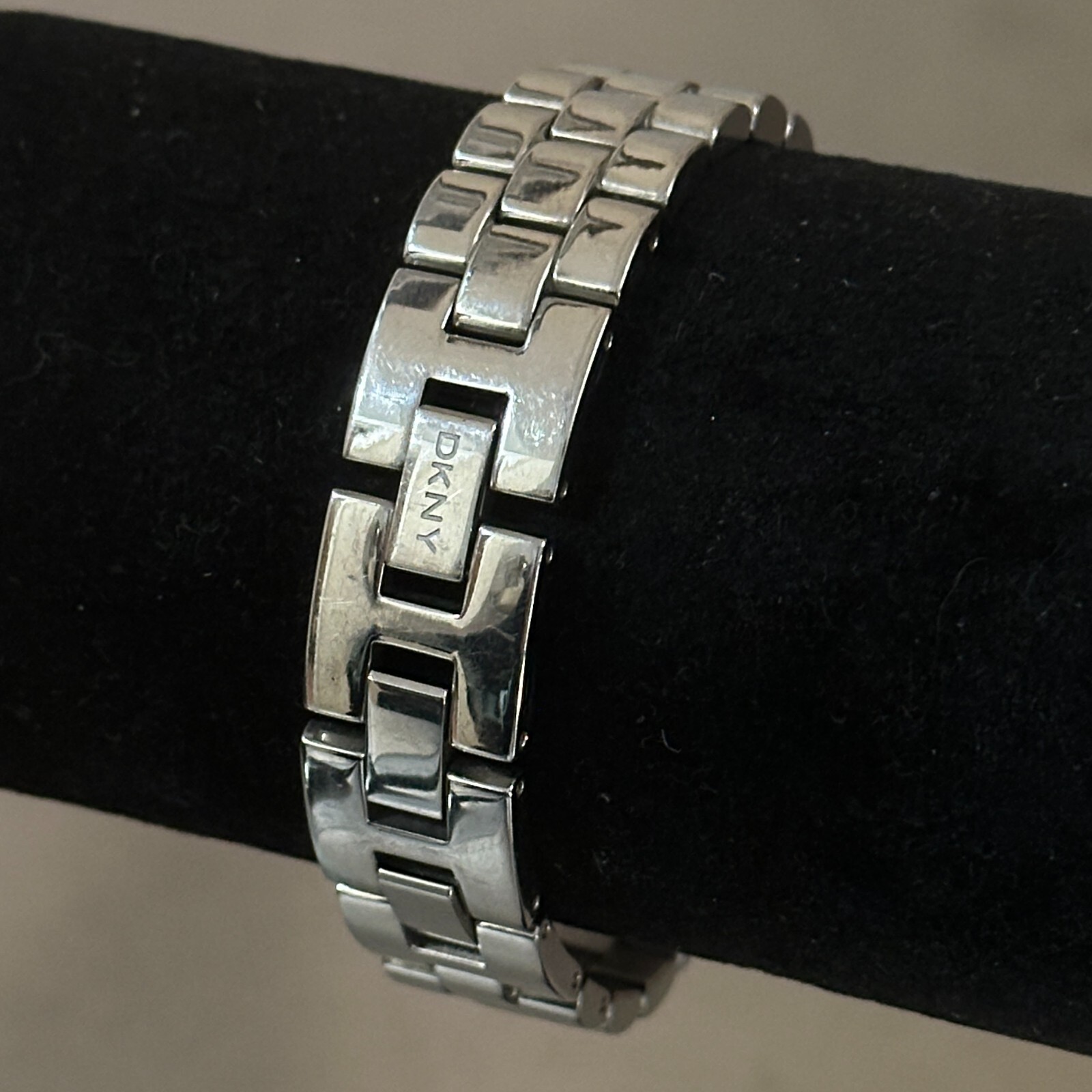 DKNY Watch Women’s Analog Square Silver Tone Quartz Water Resistant 7 inch 22 mm