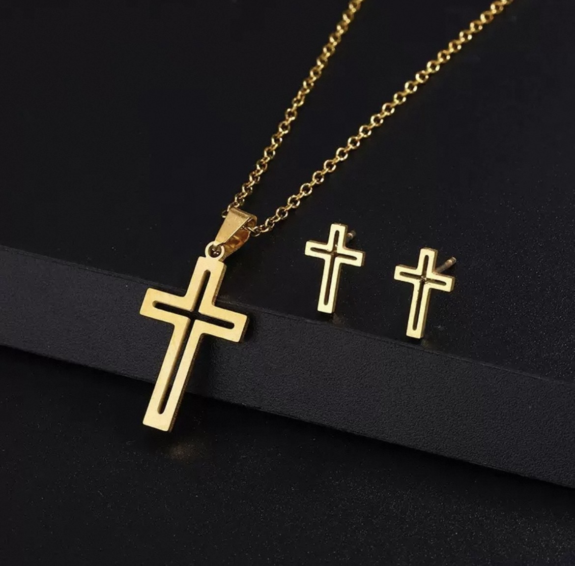 A Set Gold Pendant Necklace Earrings Stainless Steel 16 inch Chain Daily Wear