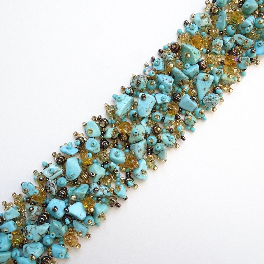 Faux Turquoise Nugget Bead Bracelet Goldtone Seed Beads Magnetic Closure 6.75in