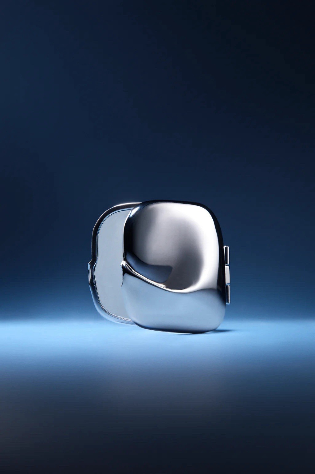 Beautiful Completedworks X merit Silver Gift Set Pearl Earrings + compact Mirror