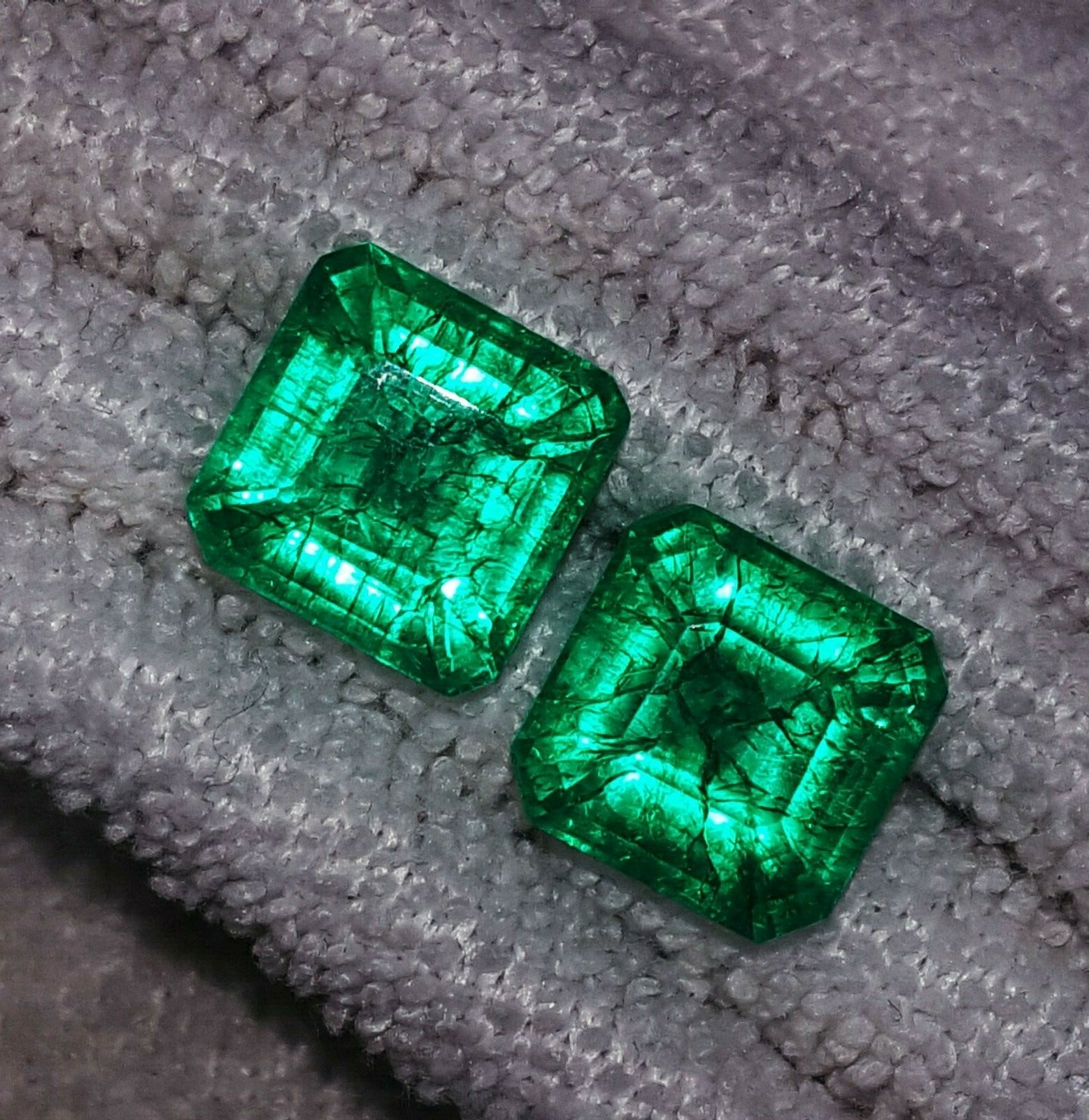 Loose Gemstone Natural Emerald Square Shape Between 18 Ct Pair Certified PE02