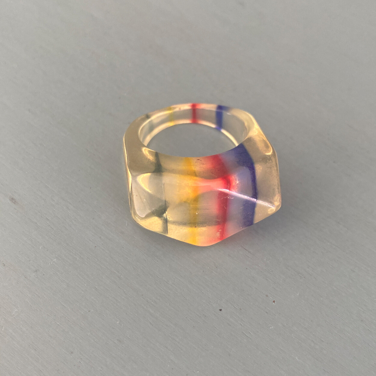 VINTAGE TRANSLUSENT LUCITE Bevel RING RAINBOW STRIPES SIZE 7