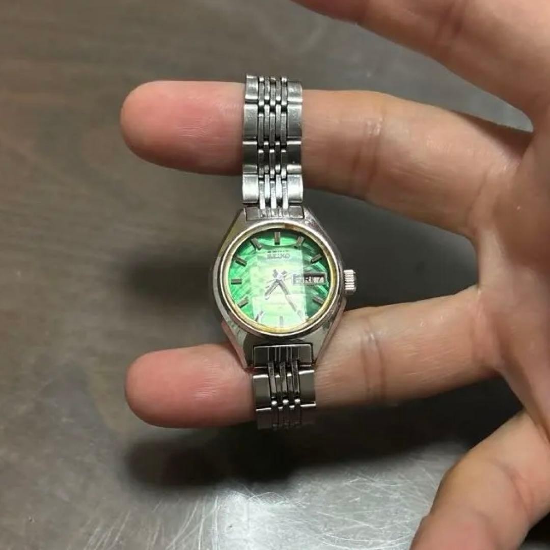 SEIKO 2206-0640 Automatic Green Gradation Dial Vintage Ladies Watch Japan 1973