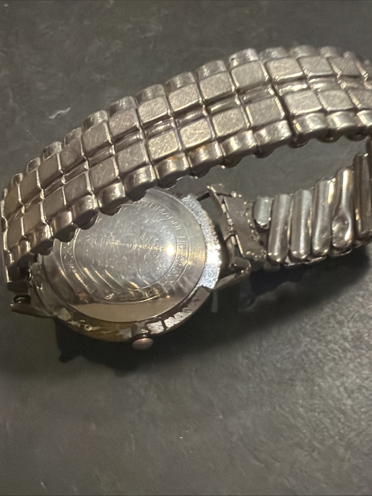 AL31 Vintage Helbros Invincible Mechanical Wind 17J 35mm Runs On&Off As Is**