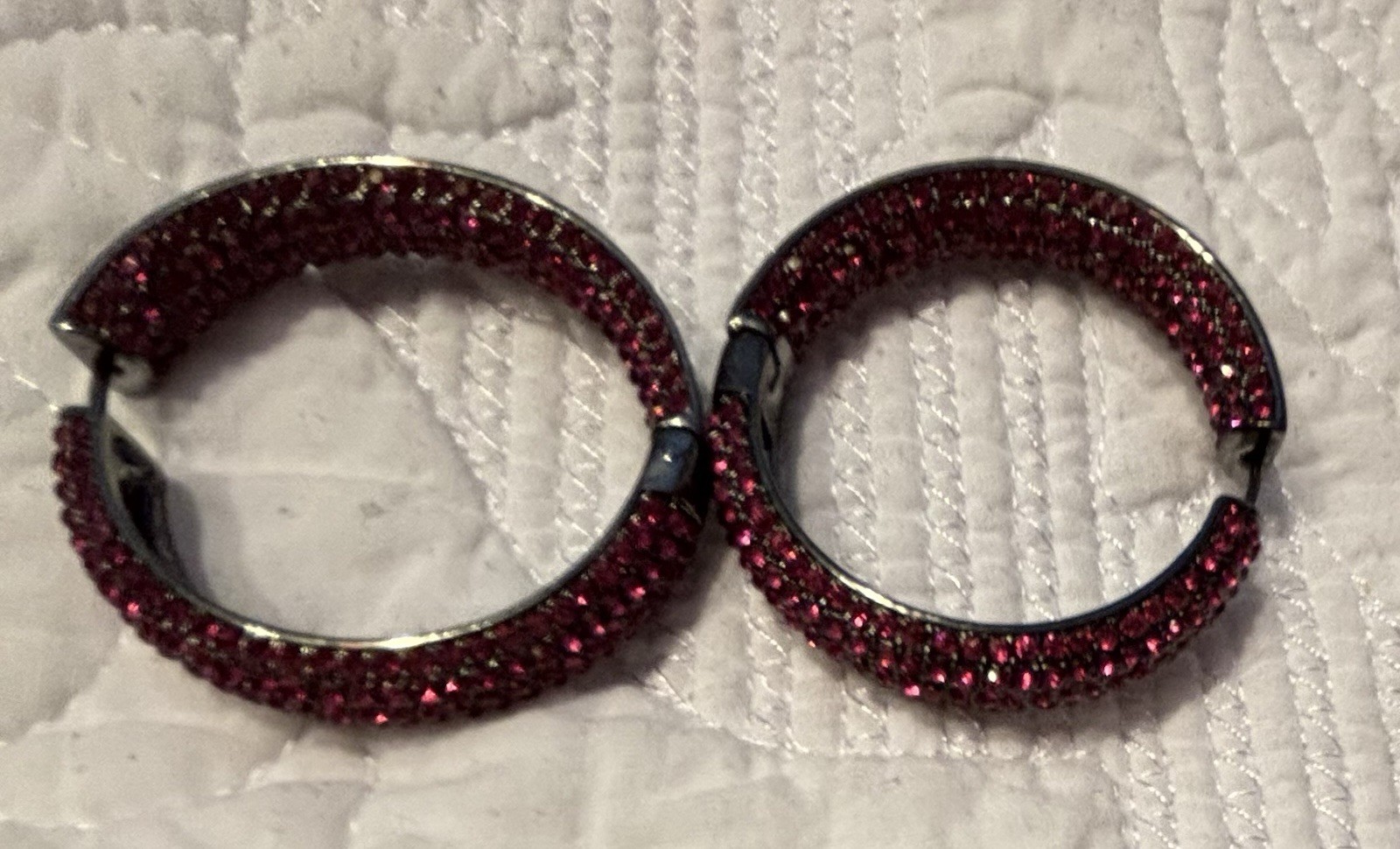Joan Boyce Fuchsia Kiss Lock Bracelet & Pierced Hoop Earrings
