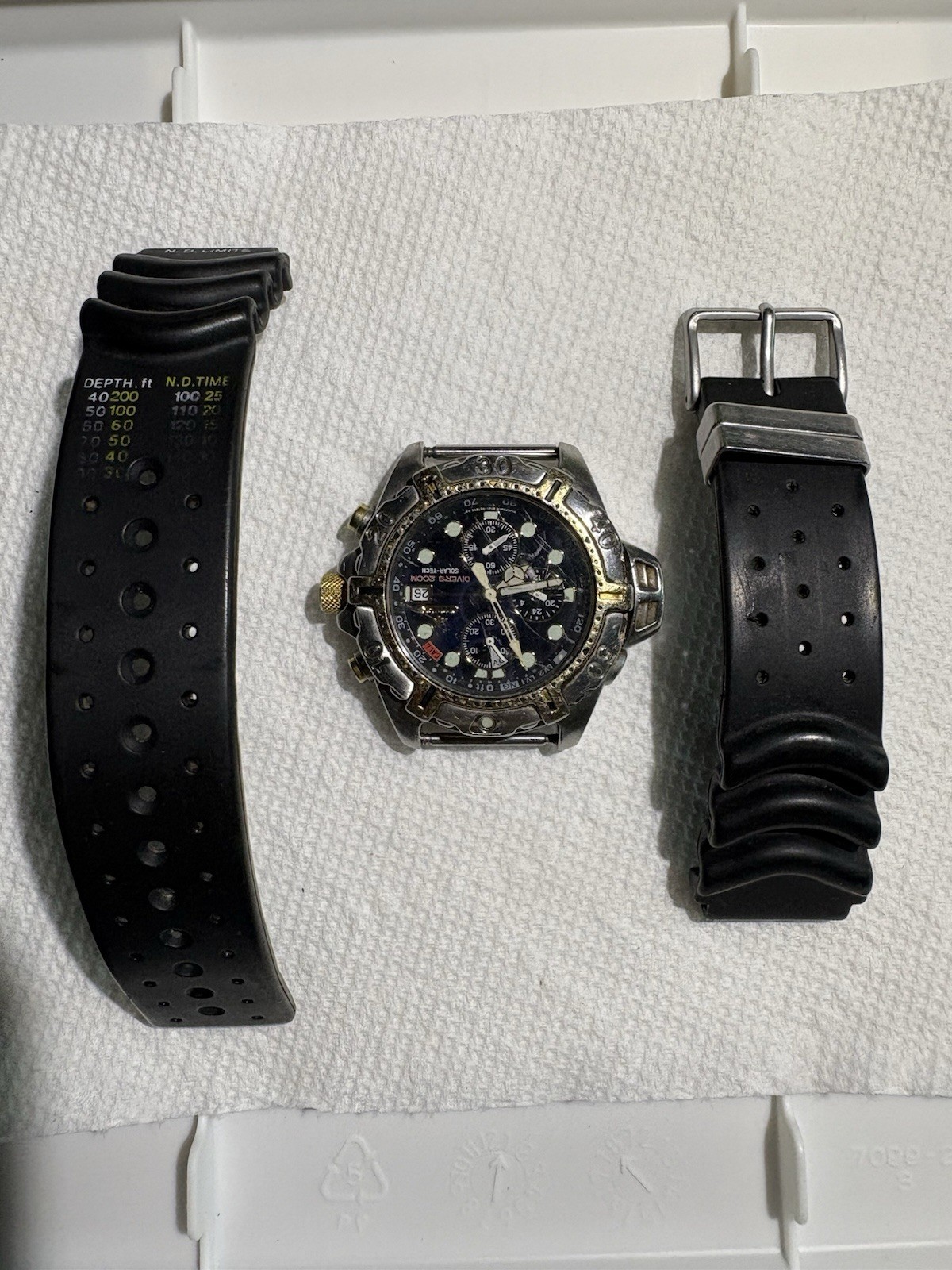 Rare Vintage 1998 Citizen Solar-Tech Aqualand Mens Divers 200M Watch