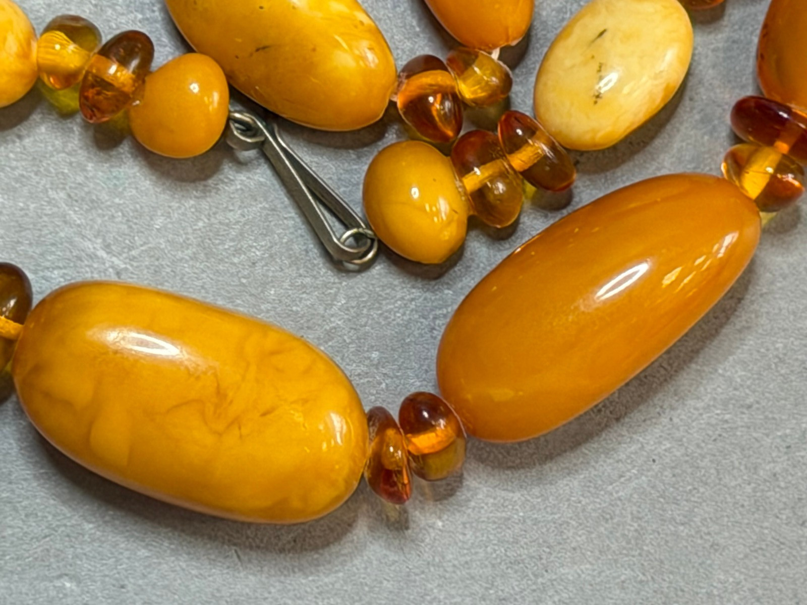 Vintage Baltic Butterscotch Amber Necklace Egg Yolk Honey Oval Beads 32.1g 60cm