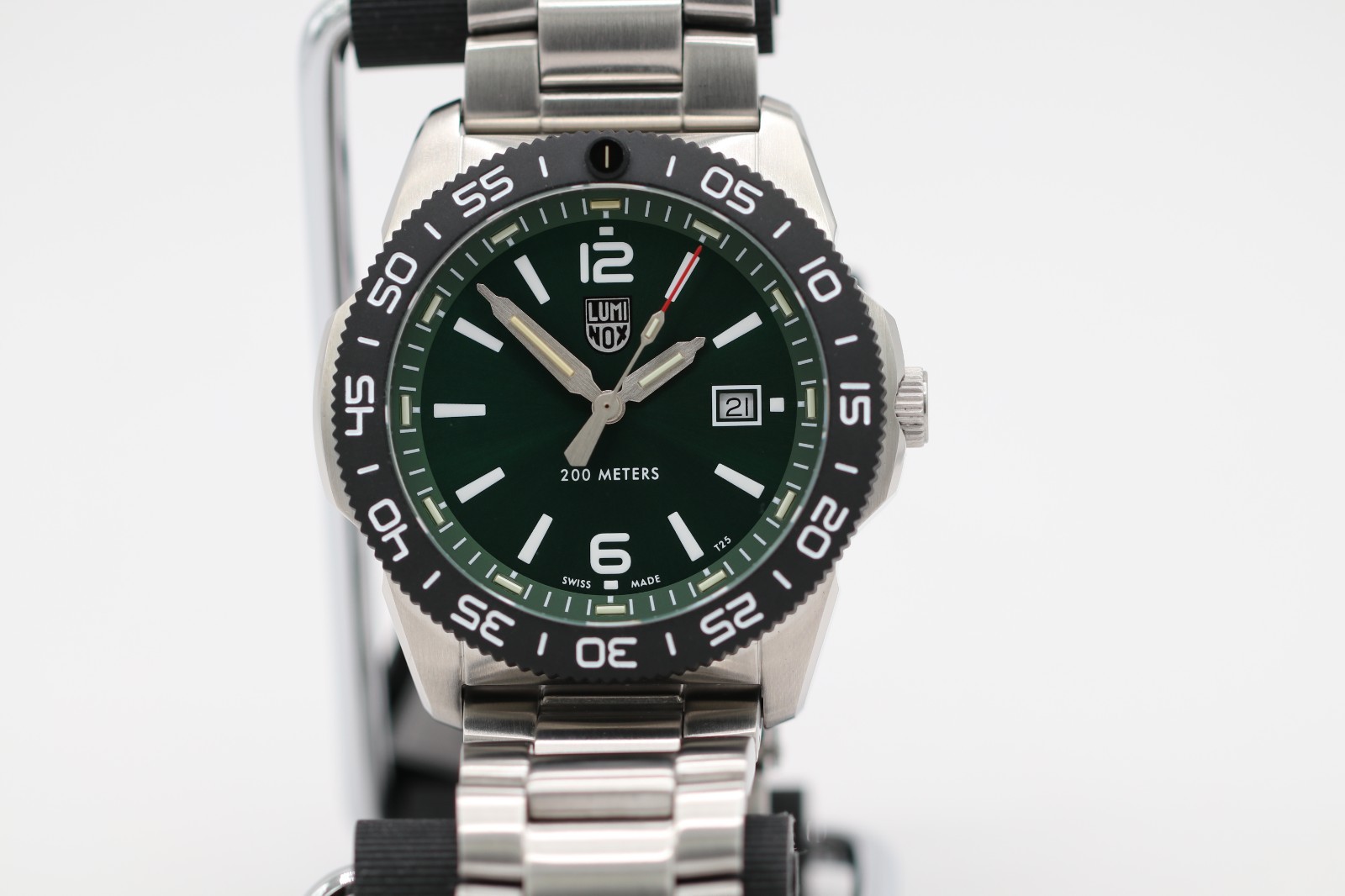 Swiss Luminox XS.3137 Pacific Diver Green Dial Tritium Stainless Mens 44mm Watch