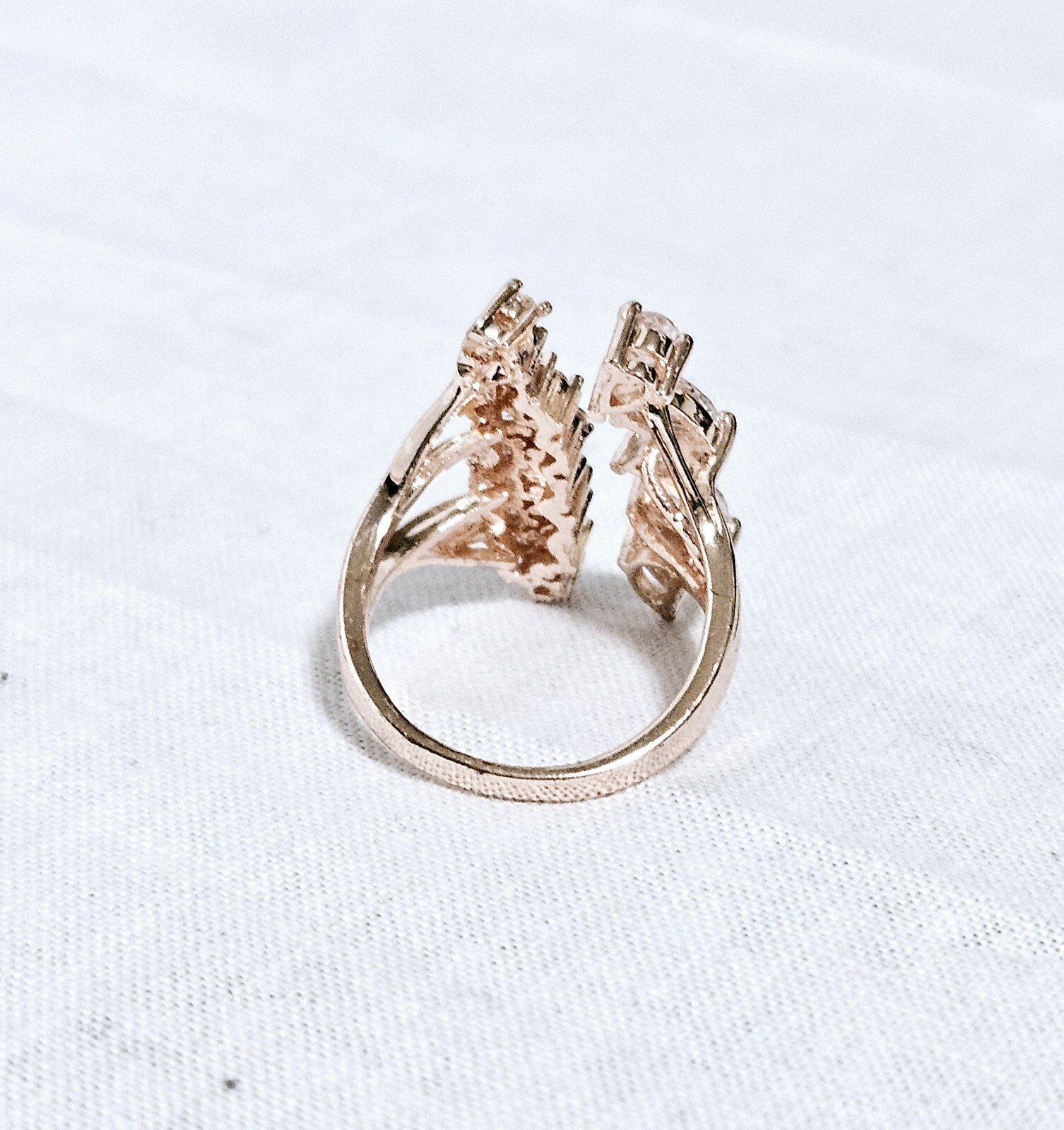 Rose Gold Tone Split Ring With Clear Crystals Size 7.5 J6-1645