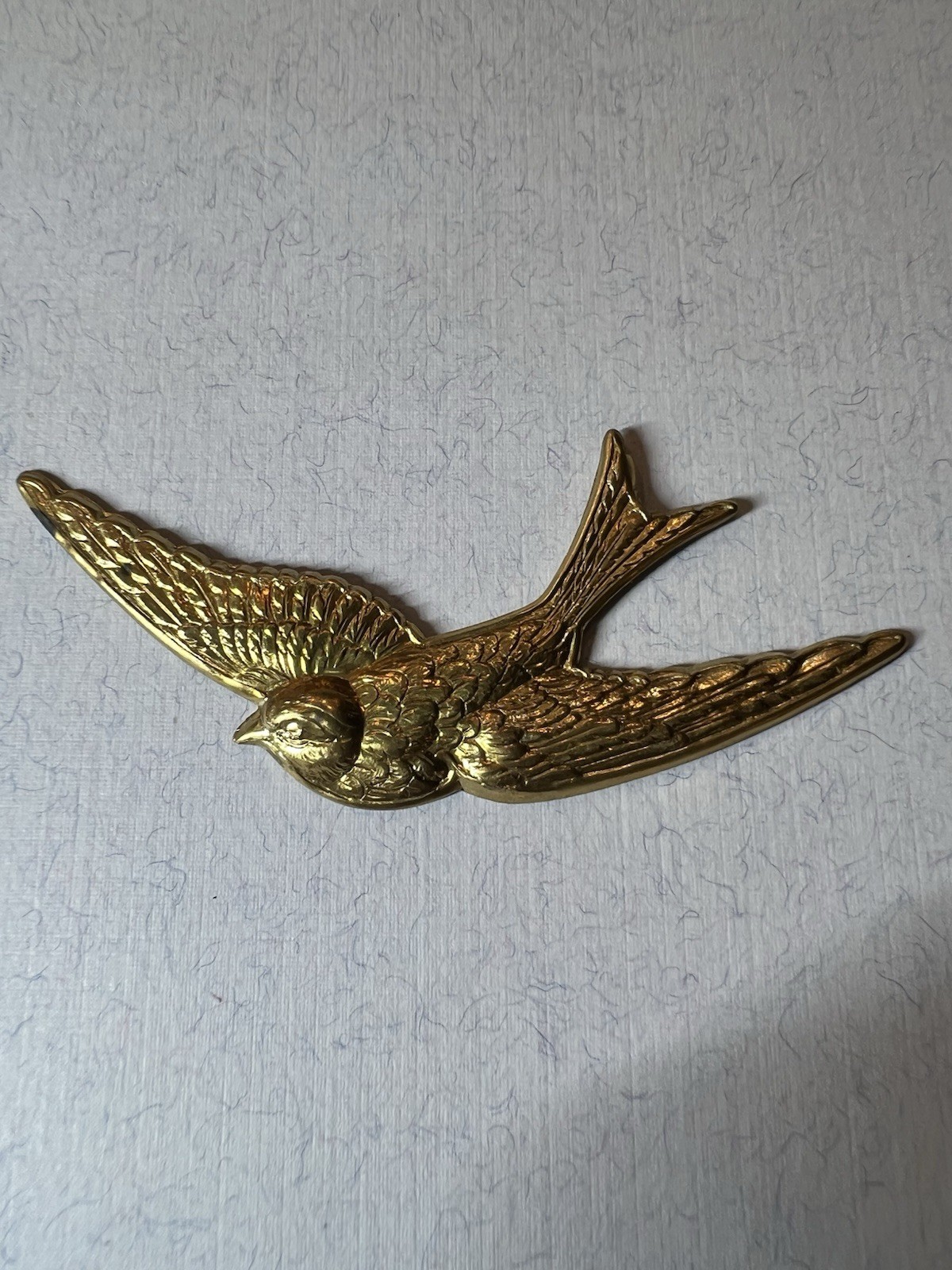 VINTAGE BRASS STAMPING OF BIRD FOR JEWELRY/CRAFT/DECORATION NEW OLD STOCK